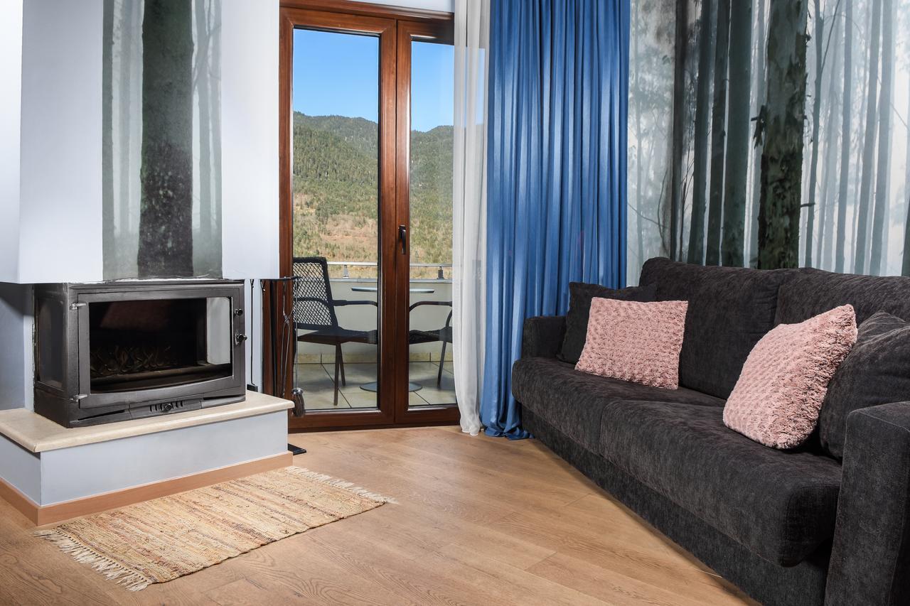 Forest Suites Boutique Hotel Mega Chorio Esterno foto