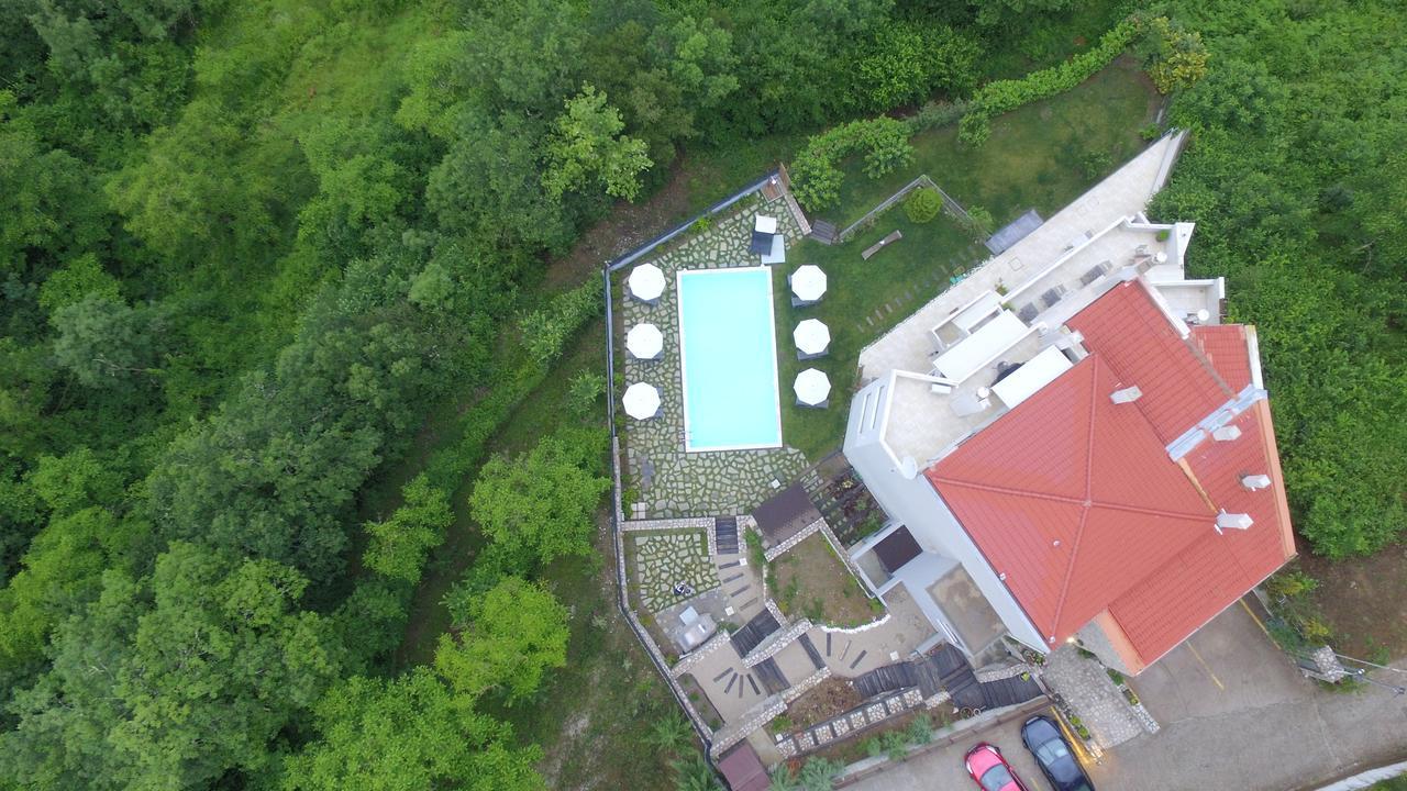 Forest Suites Boutique Hotel Mega Chorio Esterno foto